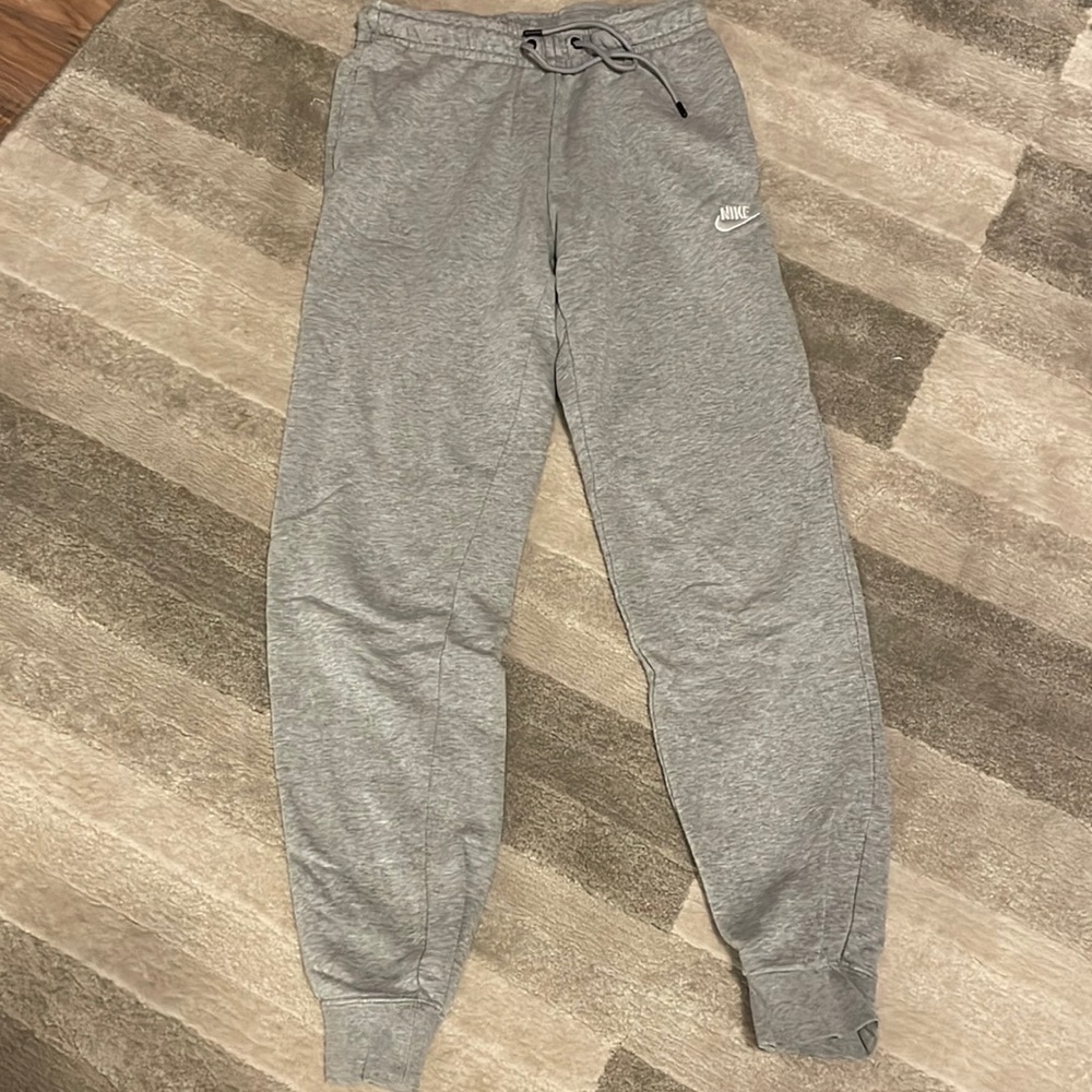 womens gray nike sweatpants